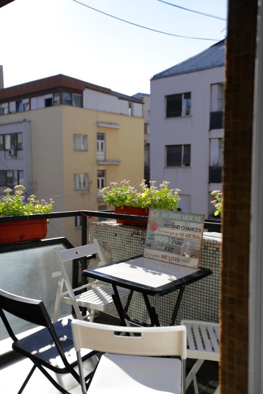 Brick Apartment On Macedonia Pedestrian Street Skopje Exterior foto